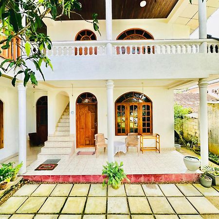 Welcome Family Guest House. Bentota Extérieur photo
