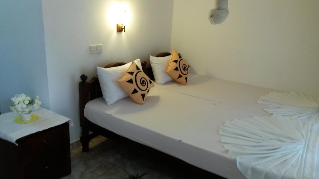 Welcome Family Guest House. Bentota Extérieur photo