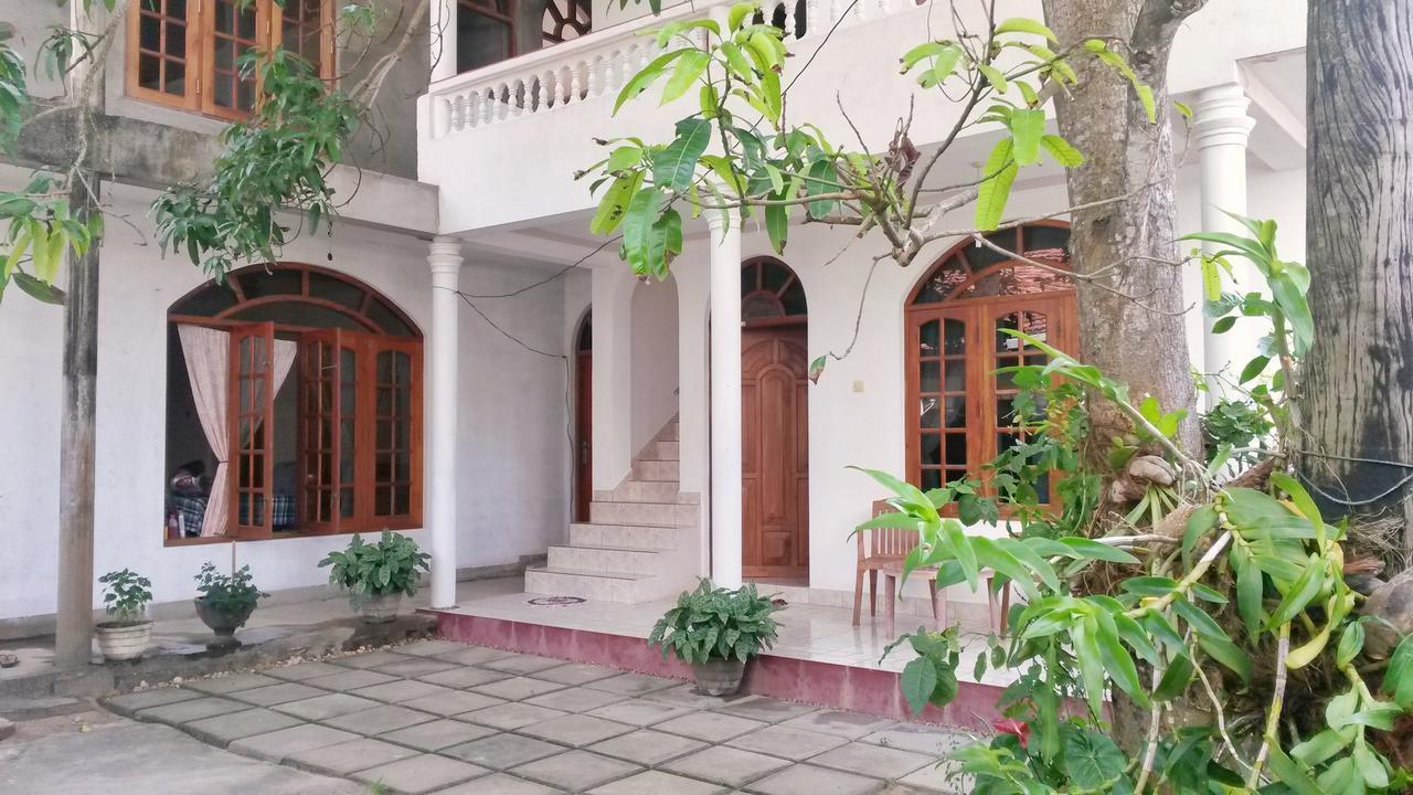 Welcome Family Guest House. Bentota Extérieur photo