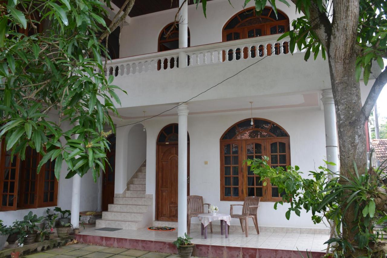Welcome Family Guest House. Bentota Extérieur photo